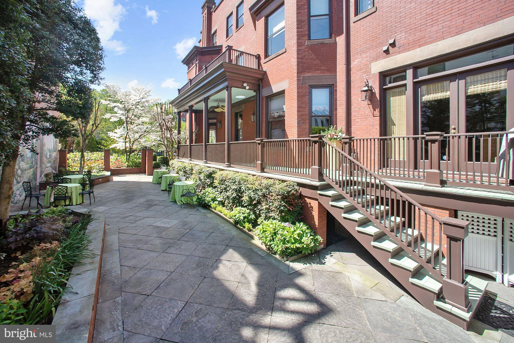 712 East Capitol Street Northeast Washington, DC 20003 - Photo 12 of 79