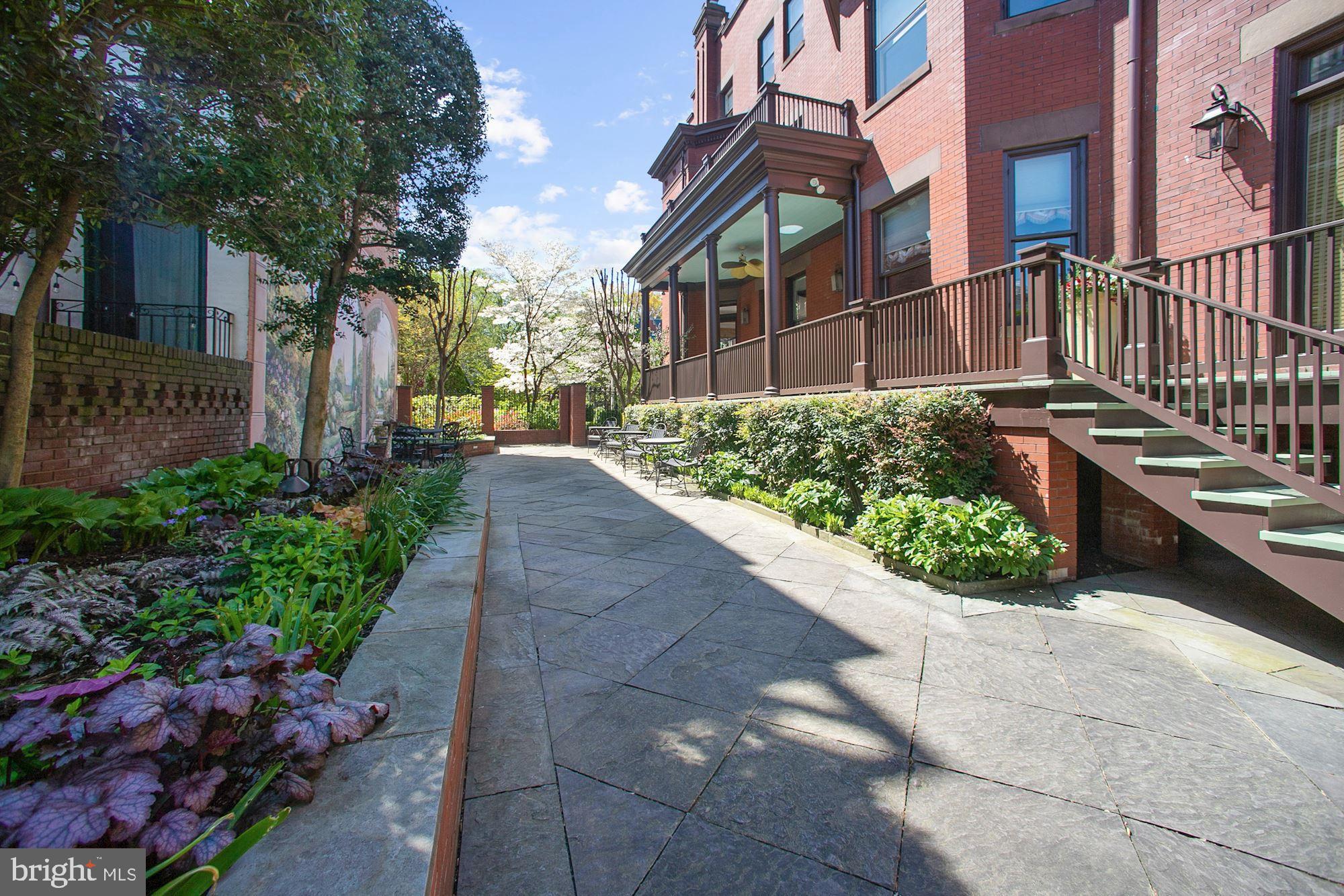 712 East Capitol Street Northeast Washington, DC 20003 - Photo 13 of 79