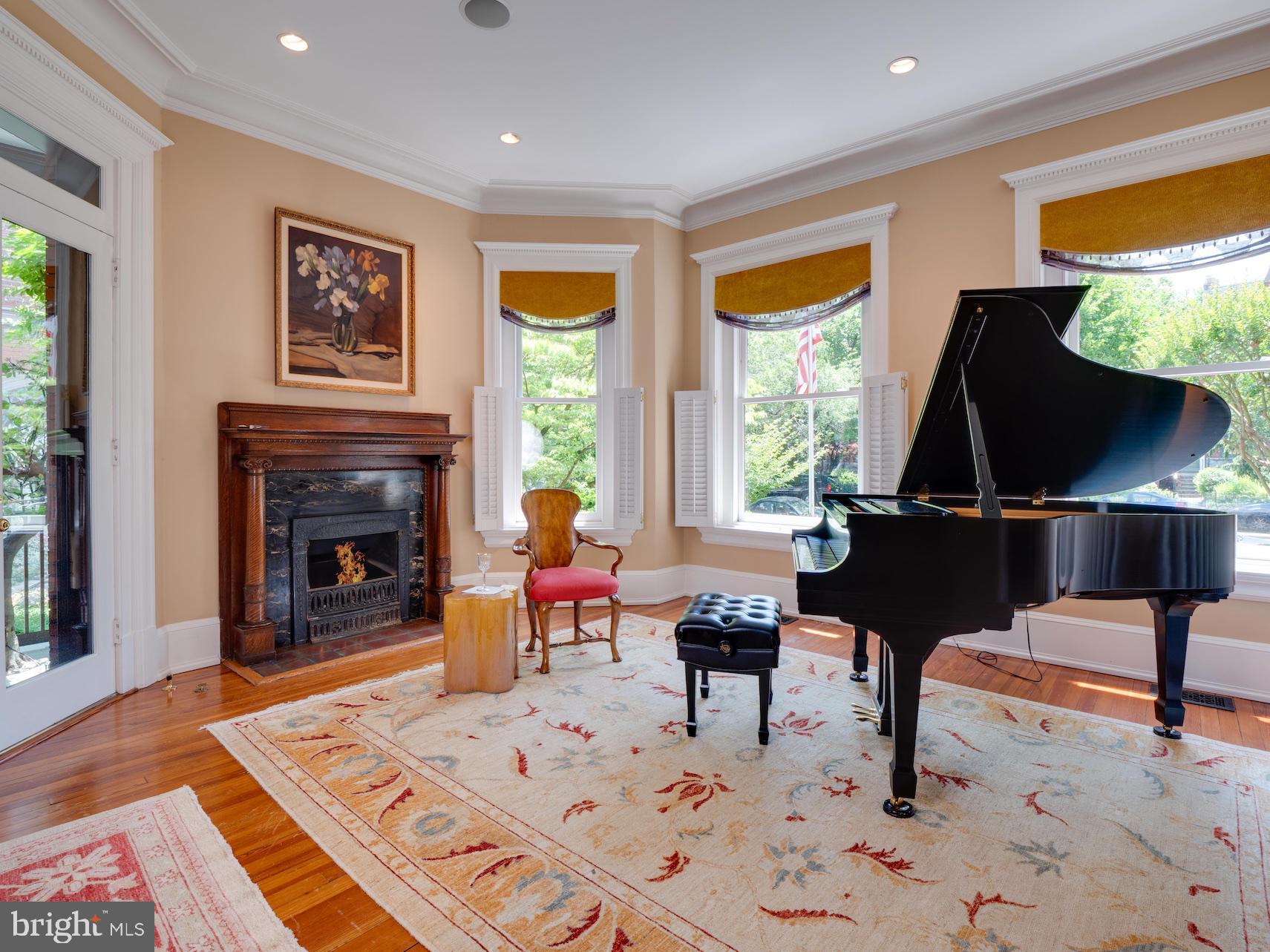712 East Capitol Street Northeast Washington, DC 20003 - Photo 19 of 79 Living Room with gas fireplace