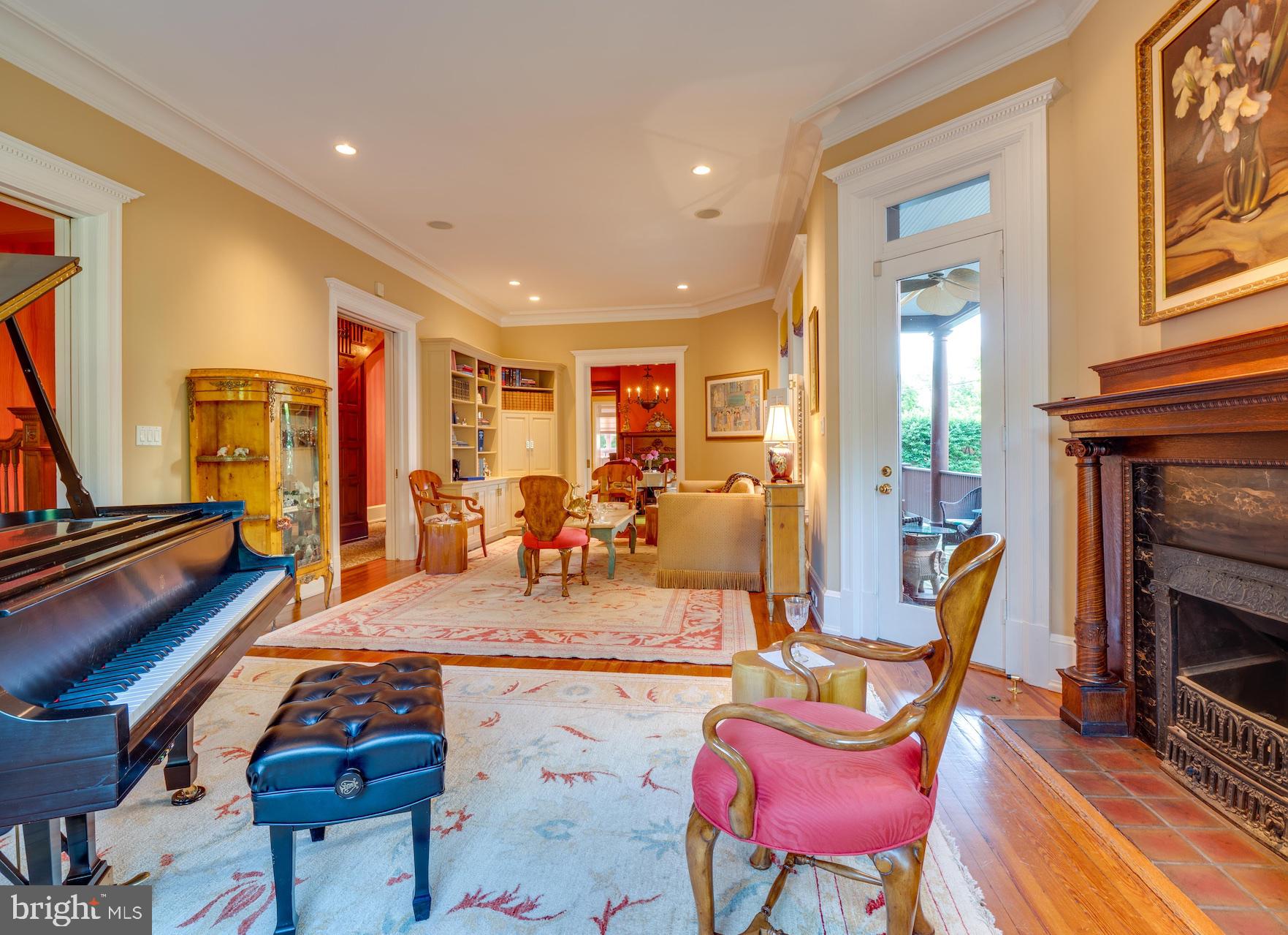 712 East Capitol Street Northeast Washington, DC 20003 - Photo 20 of 79 Living Room