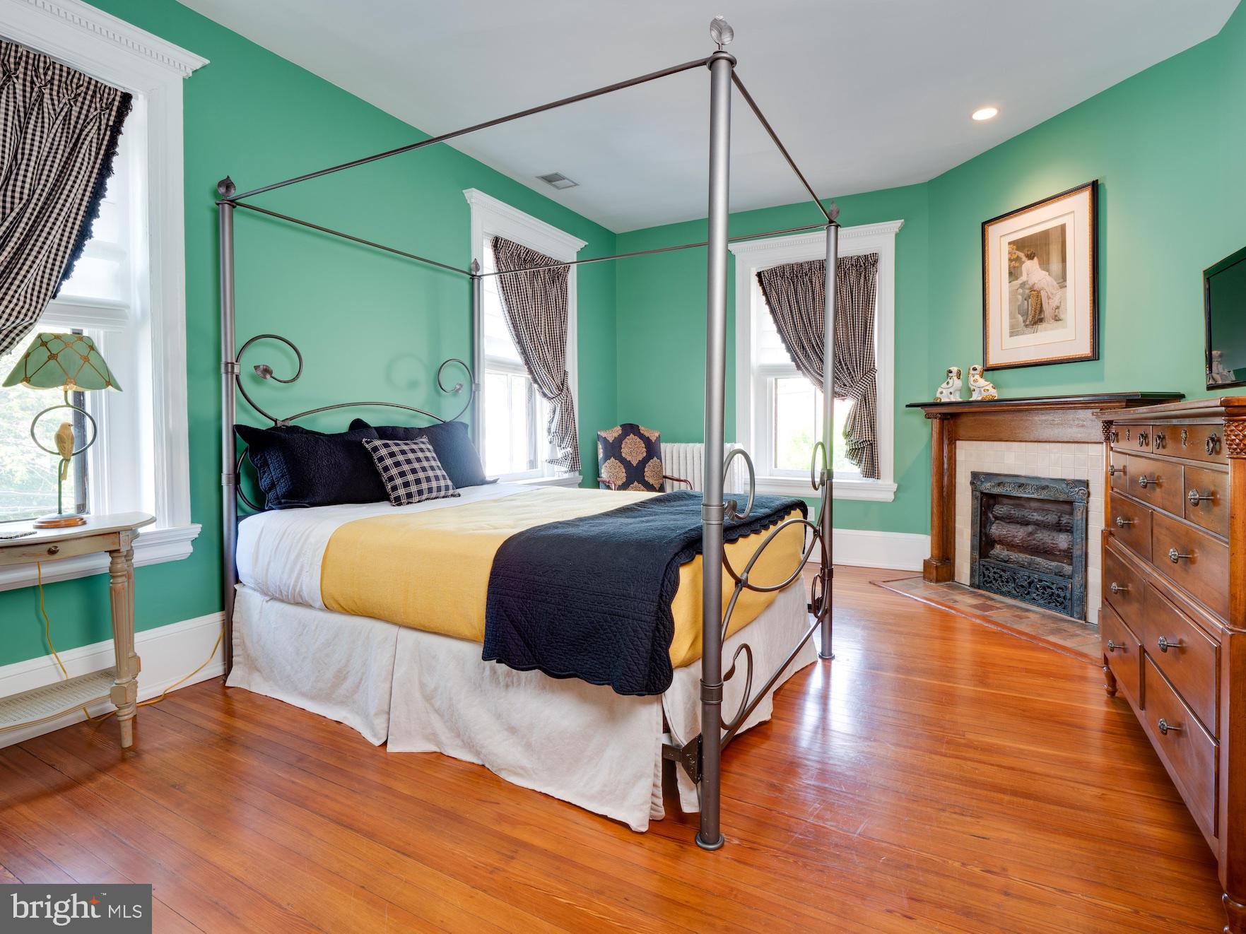 712 East Capitol Street Northeast Washington, DC 20003 - Photo 60 of 79 Rear Bedroom on Second Floor