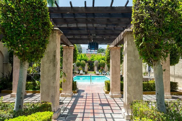 $799,000 | 105 North Almansor Street, Unit 6, Alhambra, CA 91801