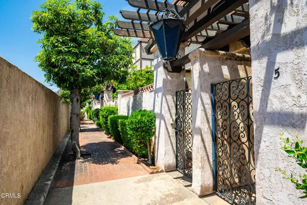 $799,000 | 105 North Almansor Street, Unit 6, Alhambra, CA 91801