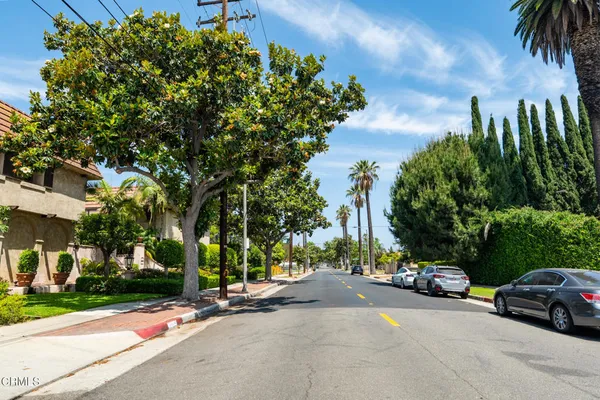 $799,000 | 105 North Almansor Street, Unit 6, Alhambra, CA 91801