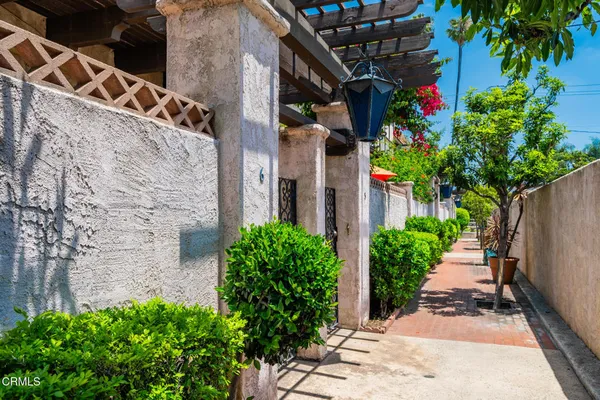 $799,000 | 105 North Almansor Street, Unit 6, Alhambra, CA 91801