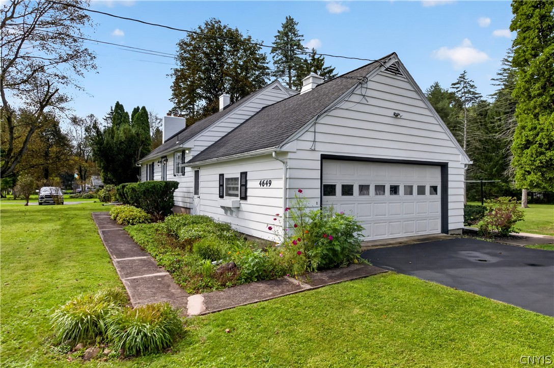 4649 Limeledge Road Marcellus, NY 13108 - Photo 4 of 47 Gallery Image 4