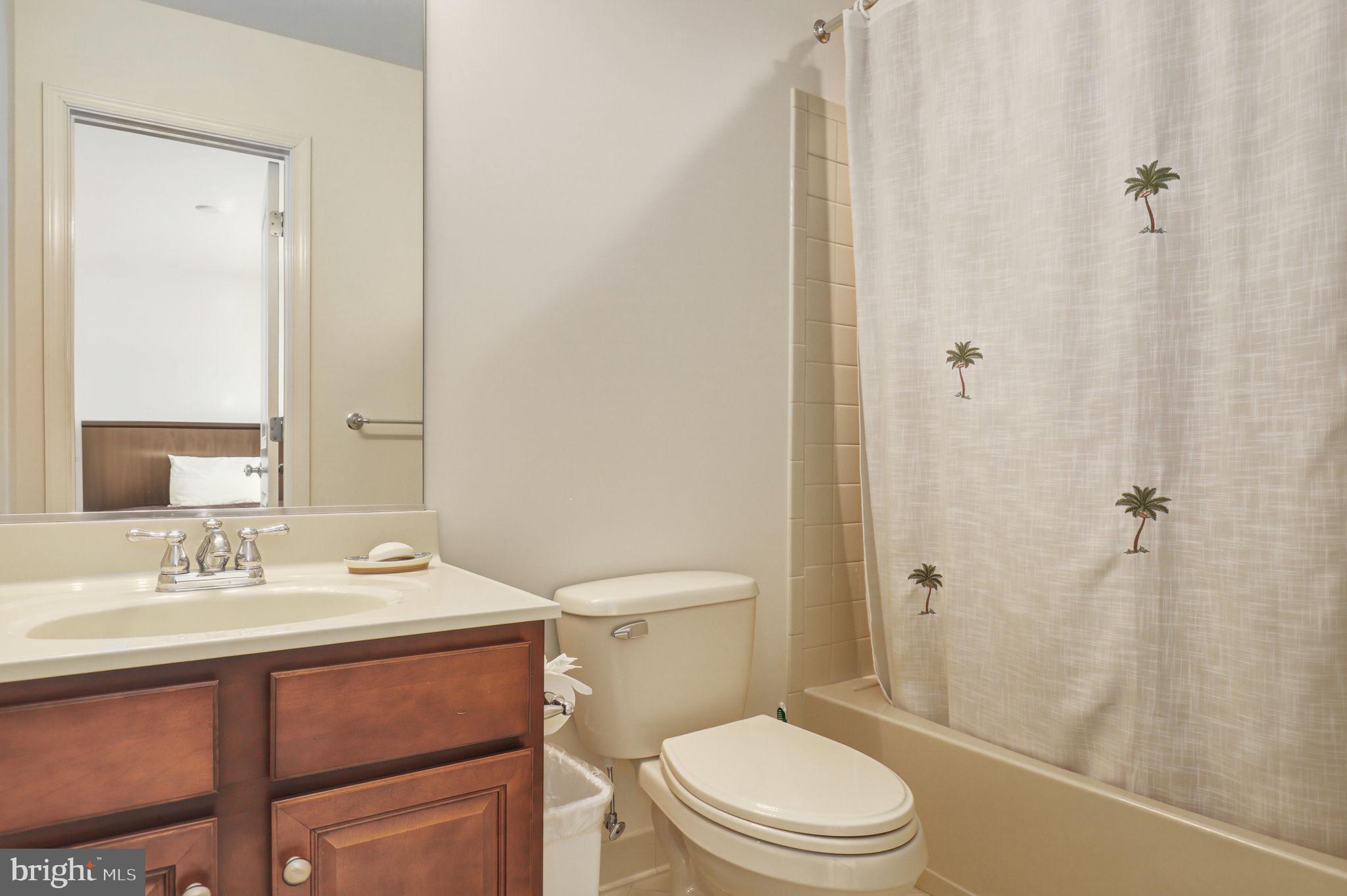 13621 Stargazer Lane Silver Spring, MD 20906 - Photo 27 of 66 Bedroom 2 En Suite Bath