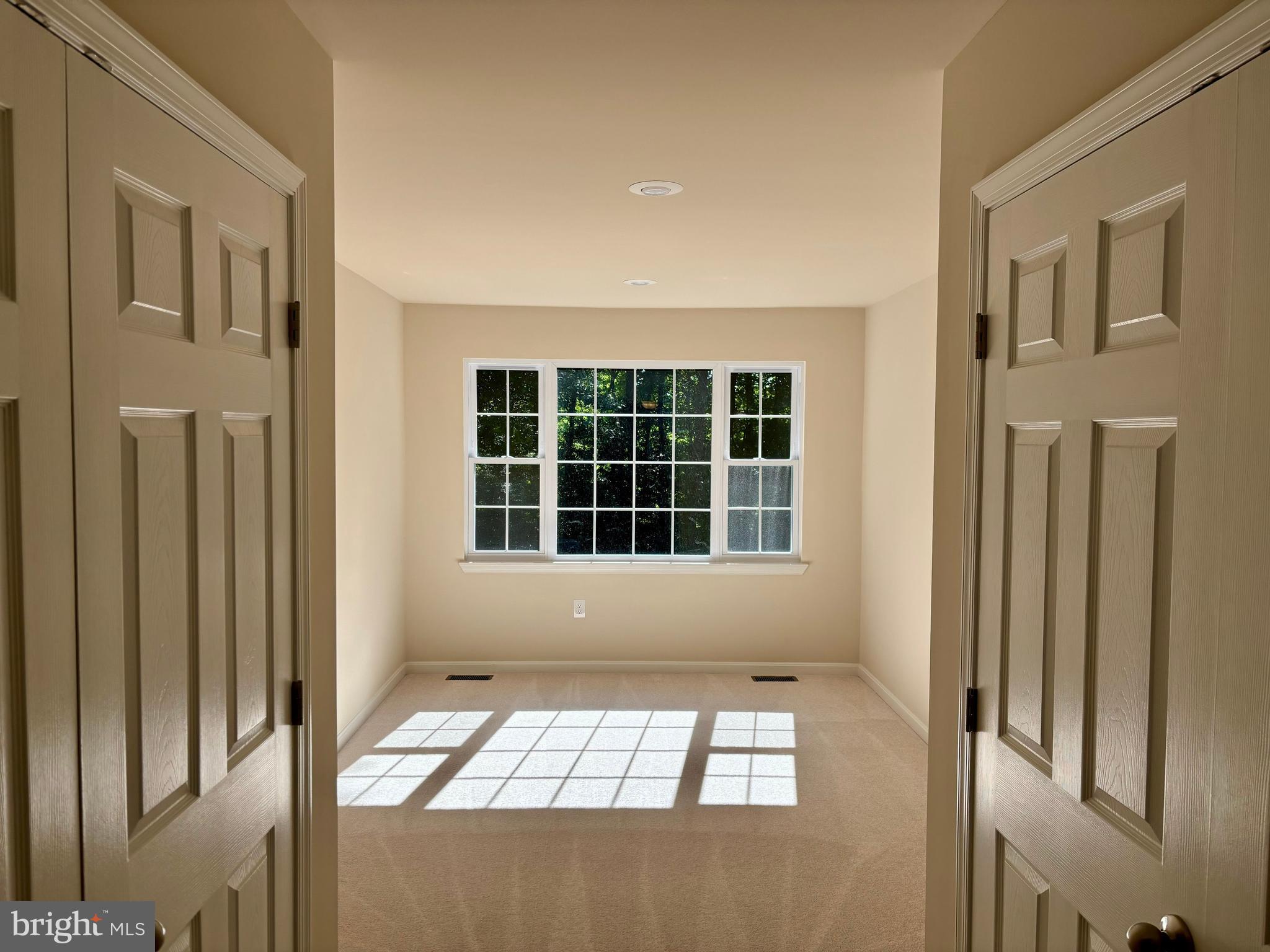 670 Ponds Wood Road Huntingtown, MD 20639 - Photo 9 of 24 Master Sitting Room