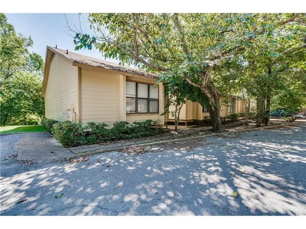 $2,200 | 5107 Leralynn Street, Unit 301, Austin, TX 78751