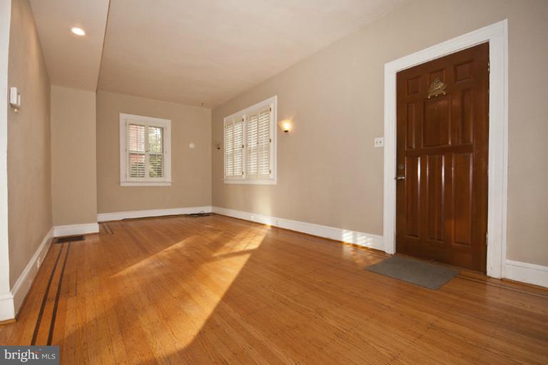 701 Cedarcroft Road Baltimore, MD 21212 - Photo 4 of 22 Living Room from Dining Room
