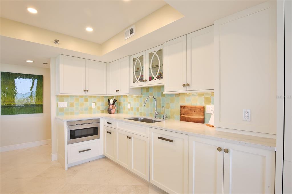 775 Longboat Club Road, Unit 904 Longboat Key, FL 34228 - Photo 10 of 35