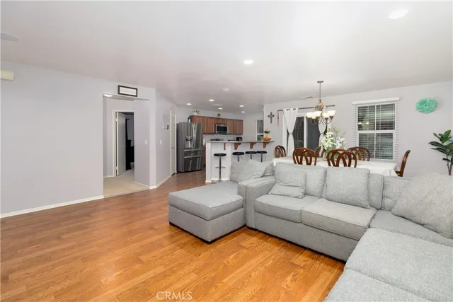 $519,900 | 684 Julian Avenue, San Jacinto, CA 92582