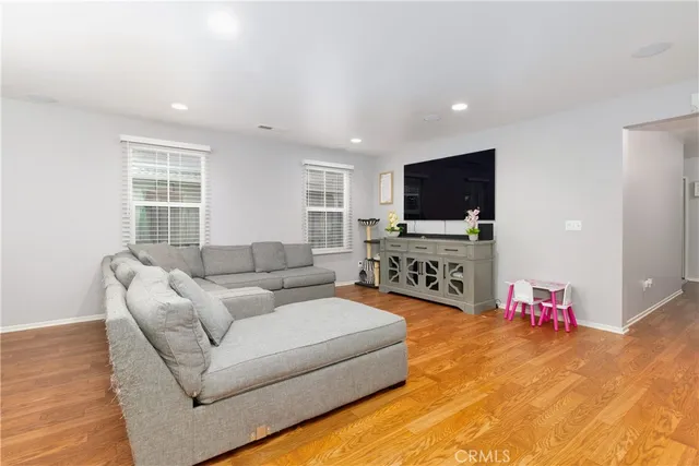 $519,900 | 684 Julian Avenue, San Jacinto, CA 92582