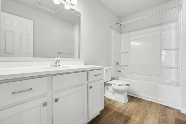 $389,900 | 12861 High Rdg Court, Freeport, MI 49325