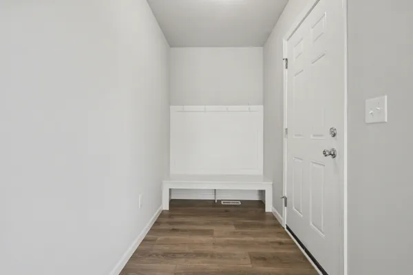 $389,900 | 12861 High Rdg Court, Freeport, MI 49325