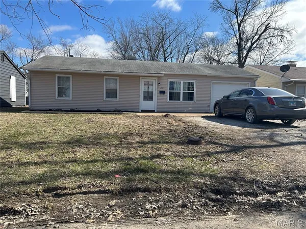 $105,000 | 718 St Martin Drive, Cahokia, IL 62206