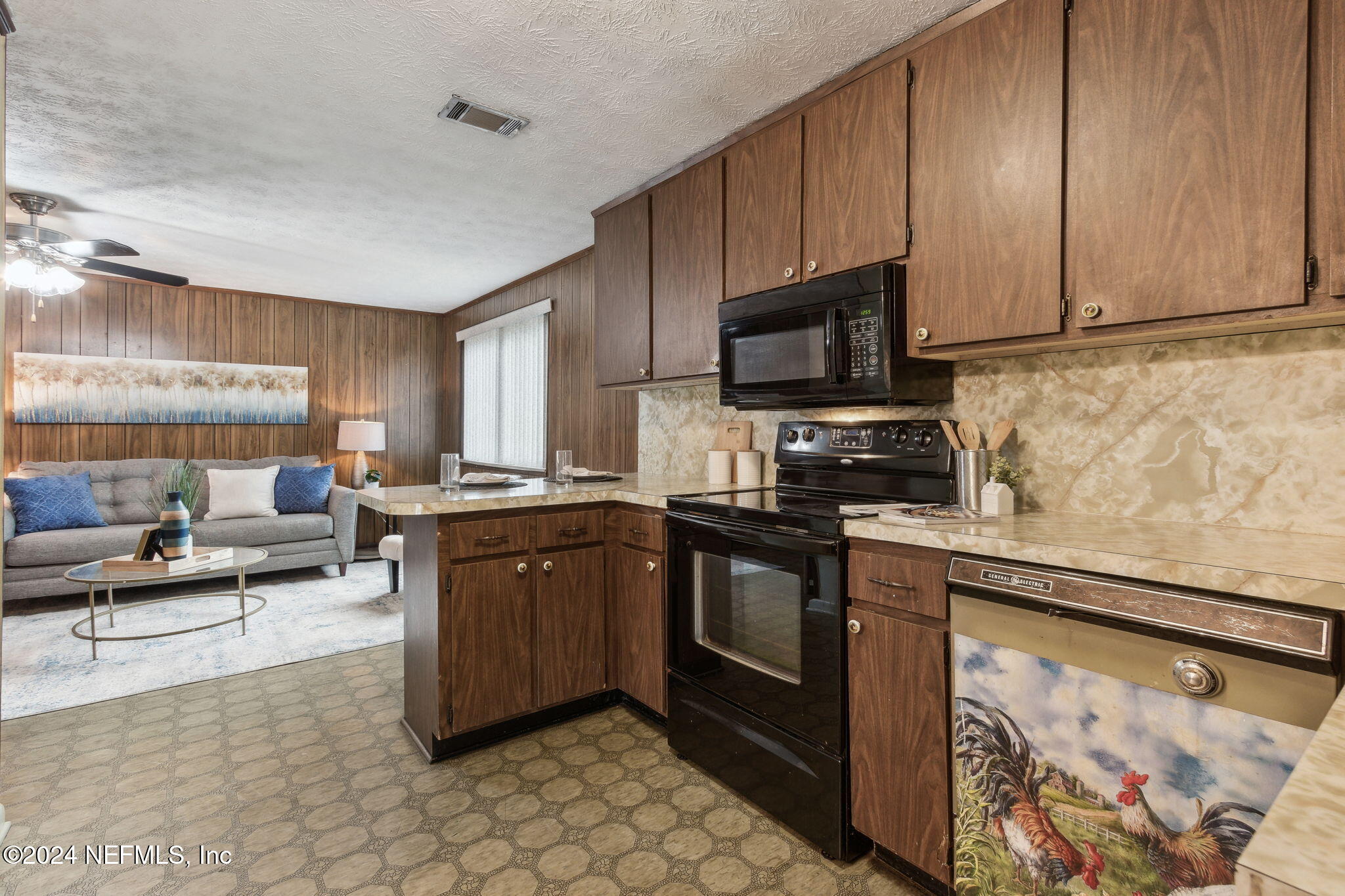 8585 Thims Avenue Jacksonville, FL 32221 - Photo 18 of 42 Kitchen