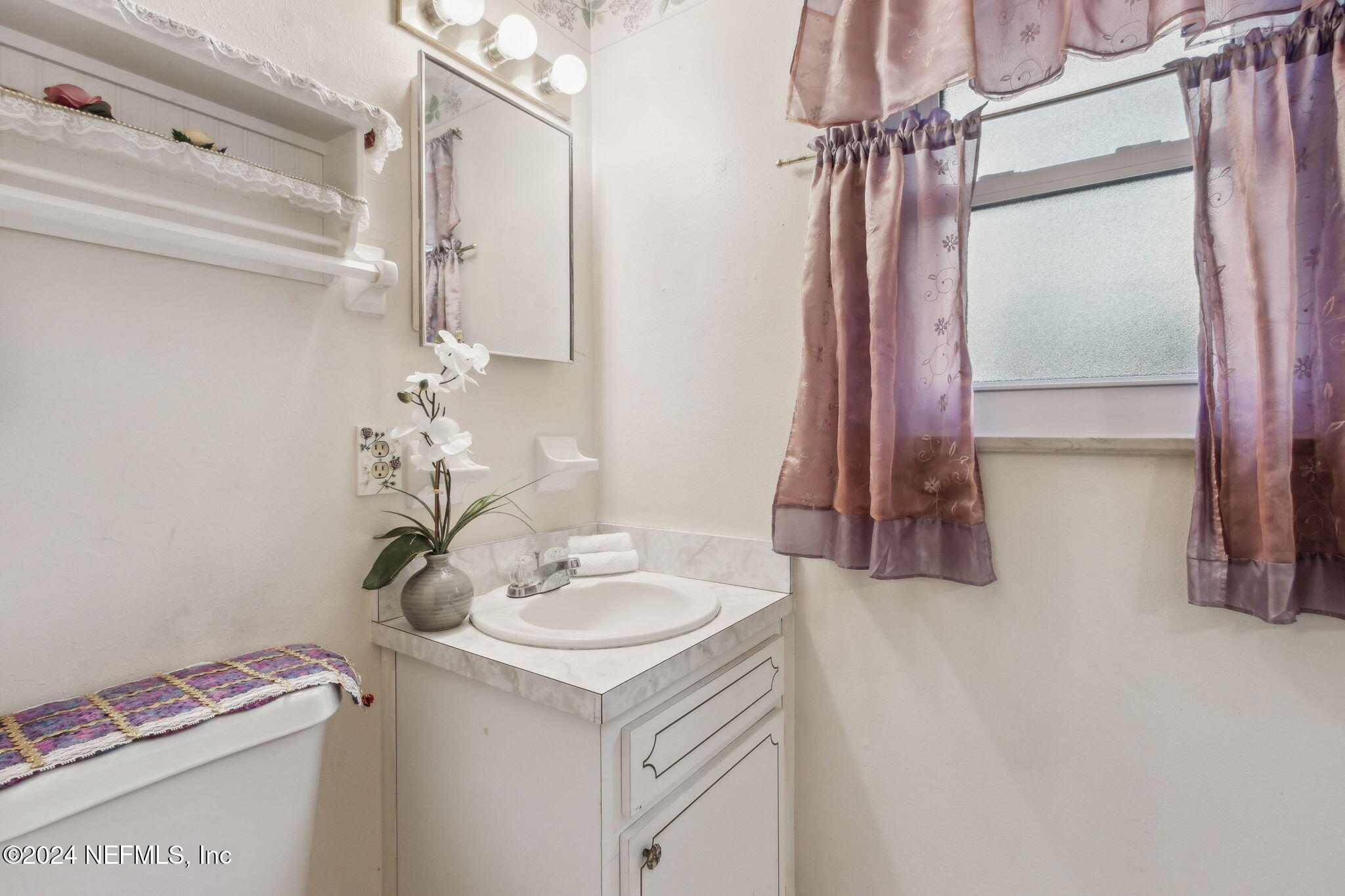 8585 Thims Avenue Jacksonville, FL 32221 - Photo 27 of 42 Primary bathroom