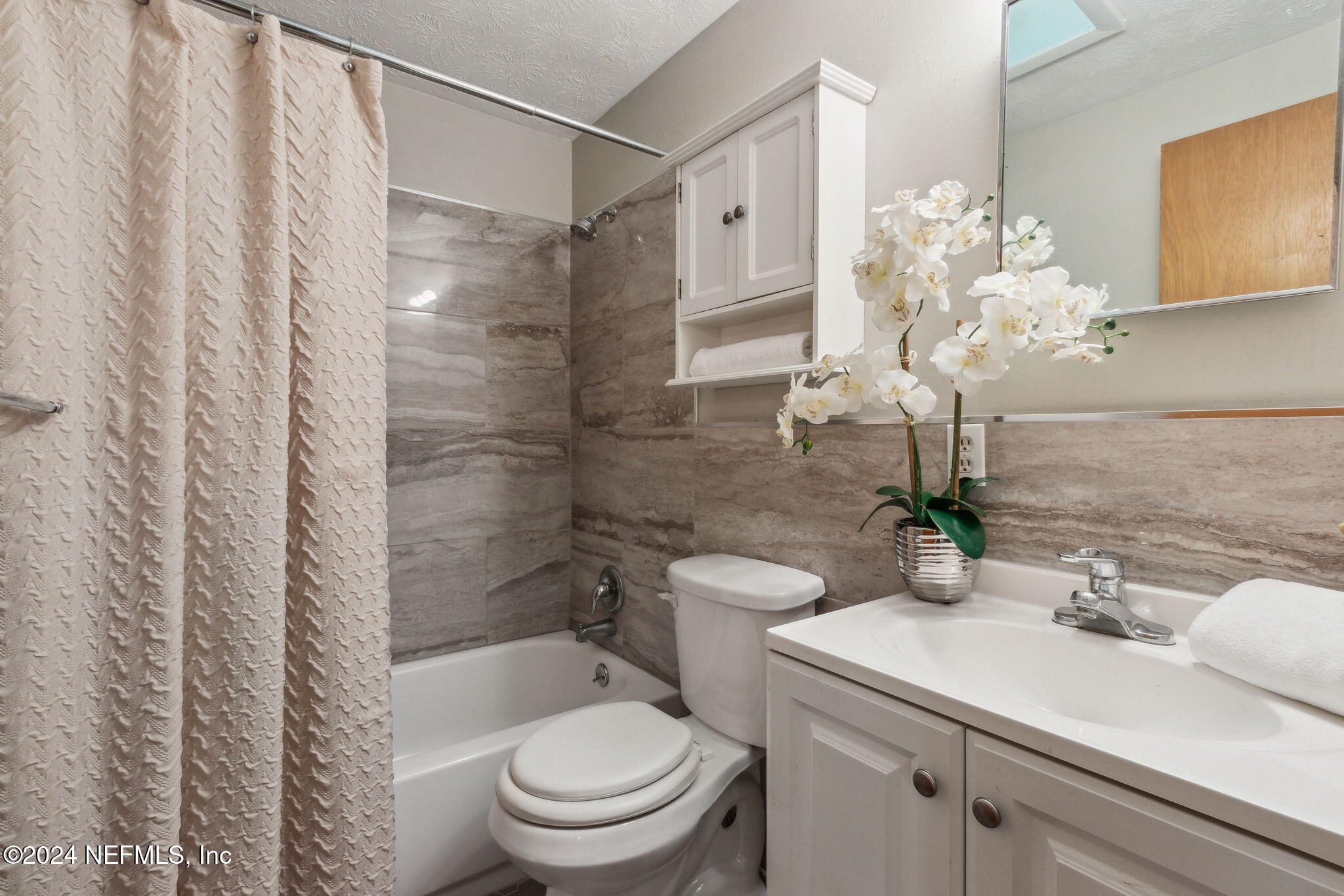 8585 Thims Avenue Jacksonville, FL 32221 - Photo 30 of 42 2nd bathroom