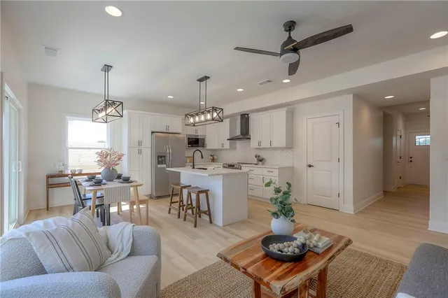 $529,000 | 427 West Linden Avenue, Independence, MO 64050