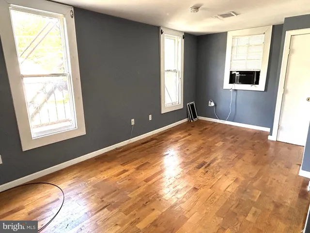 $1,400 | 141 High Street, Unit 1, Mount Holly, NJ 08060