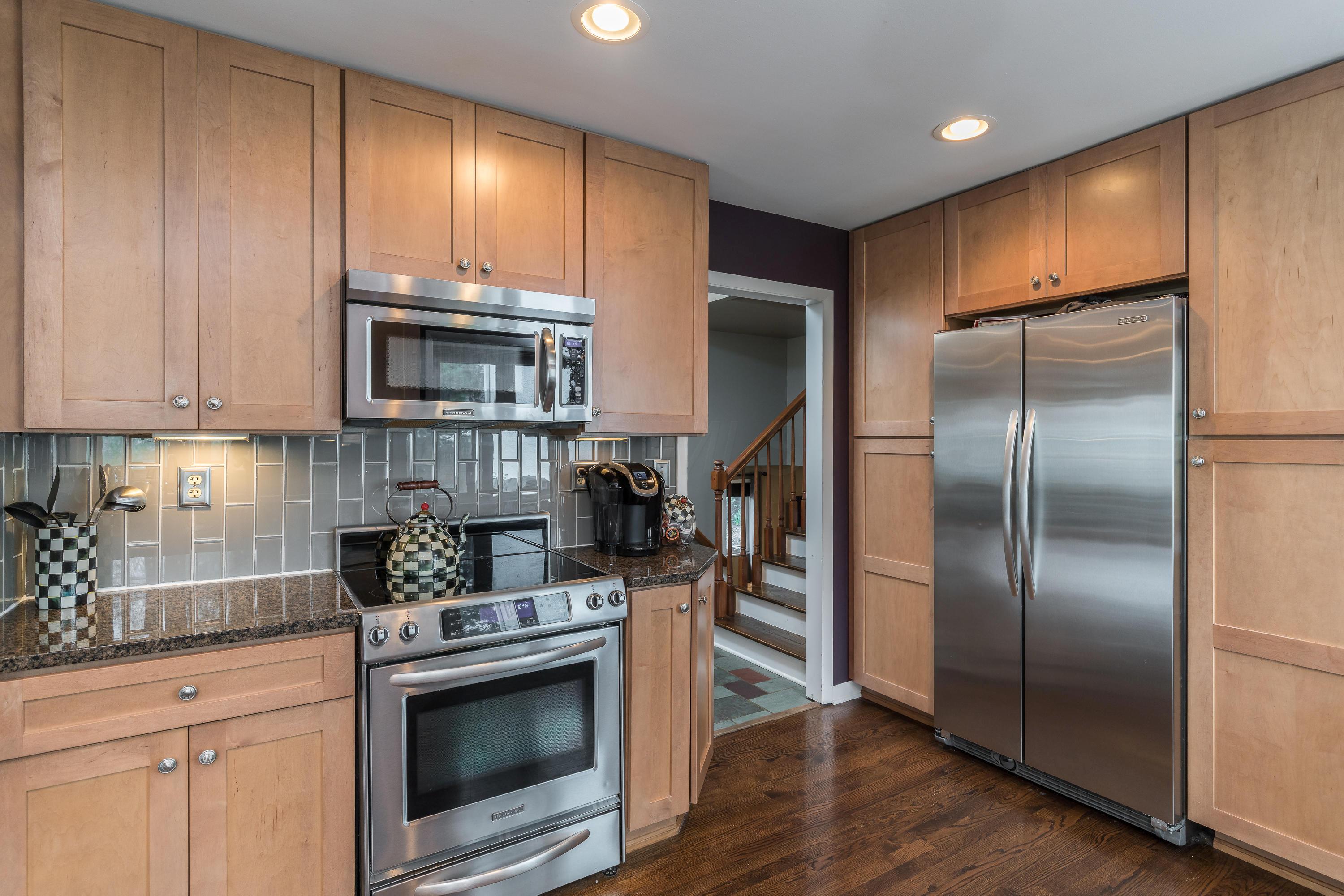 1468 Zollinger Road Columbus, OH 43221 - Photo 12 of 40