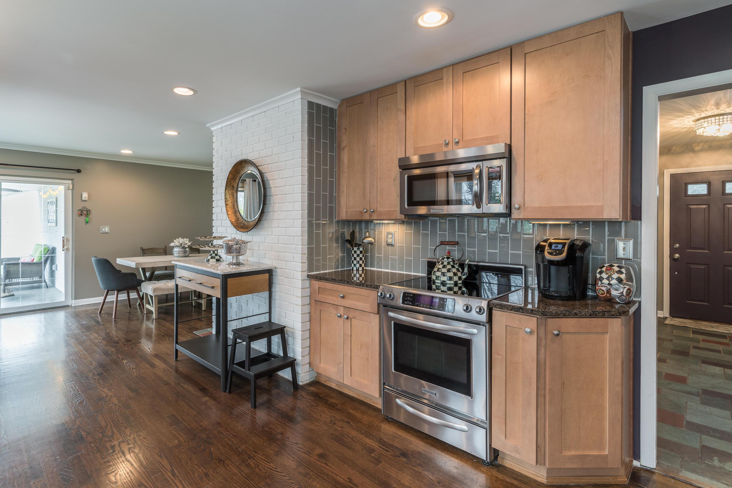 1468 Zollinger Road Columbus, OH 43221 - Photo 13 of 40