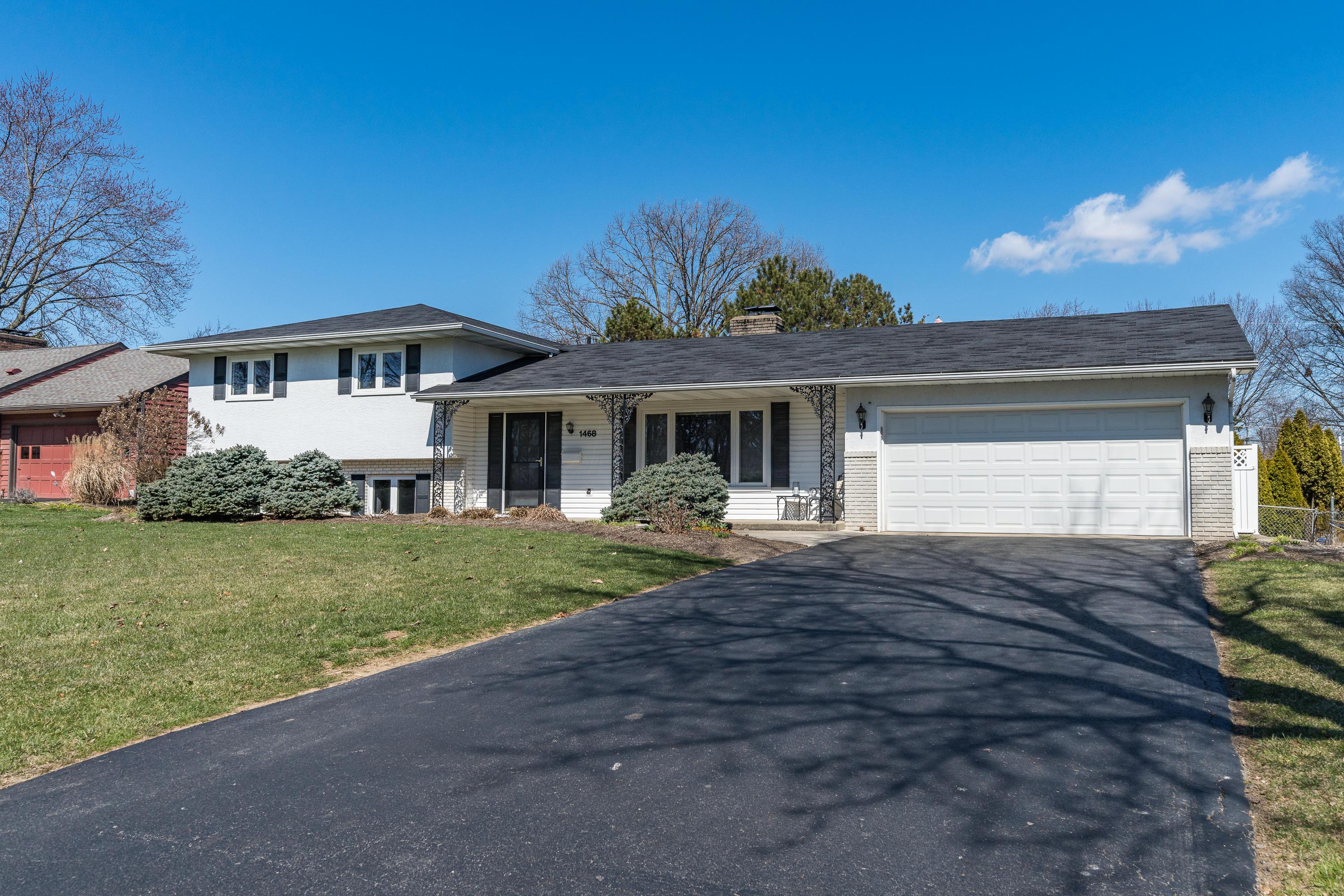 1468 Zollinger Road Columbus, OH 43221 - Photo 2 of 40