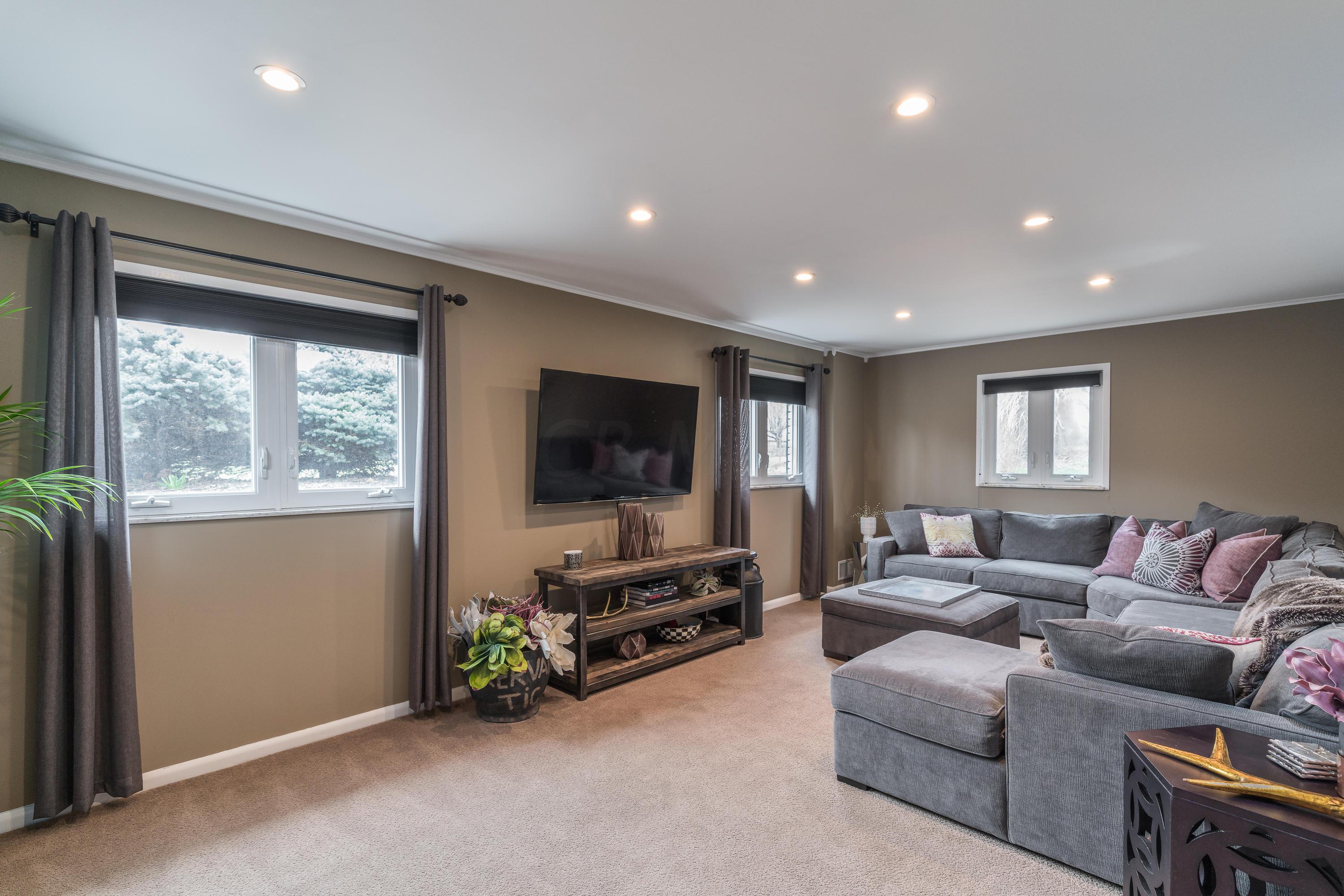 1468 Zollinger Road Columbus, OH 43221 - Photo 28 of 40