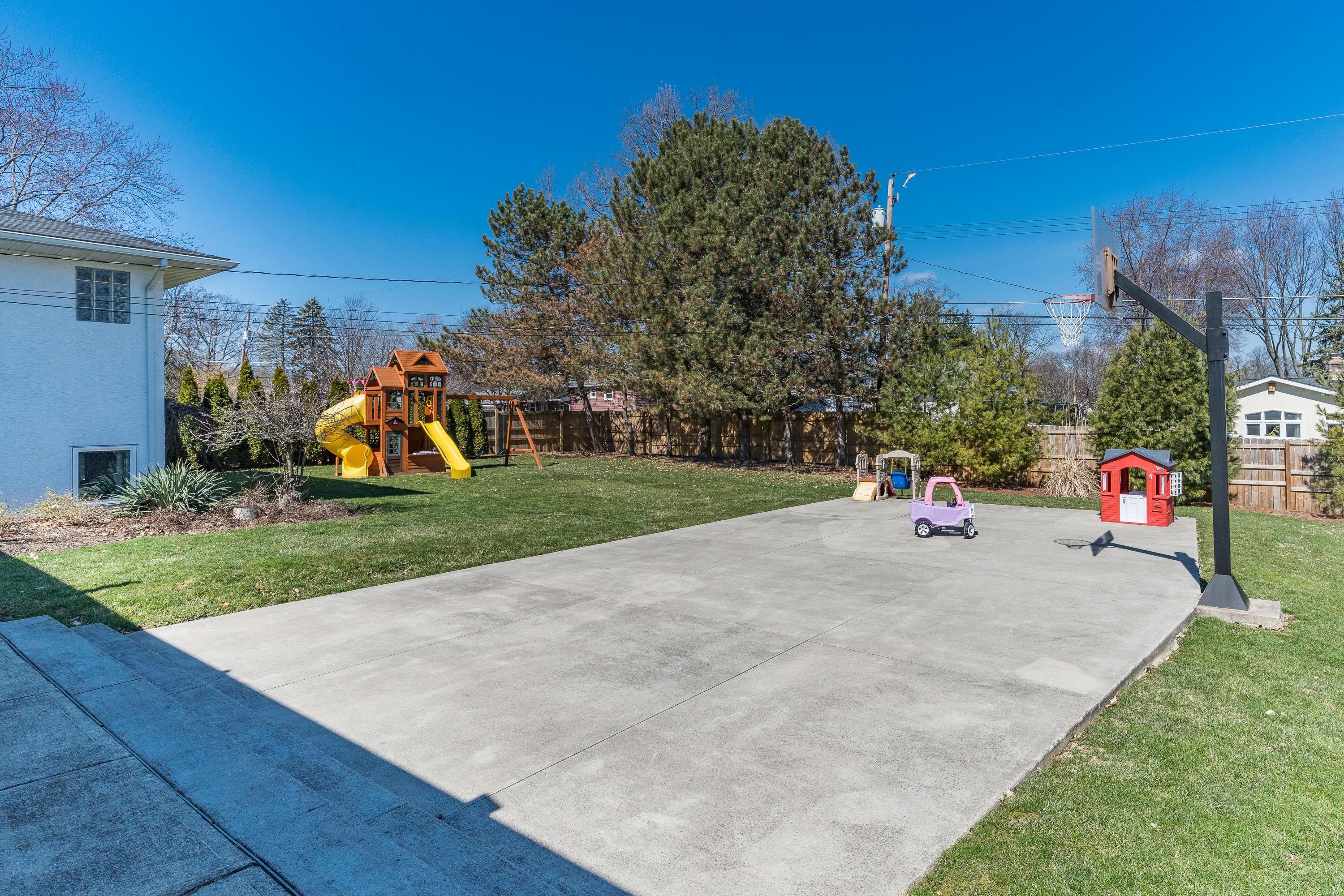 1468 Zollinger Road Columbus, OH 43221 - Photo 36 of 40