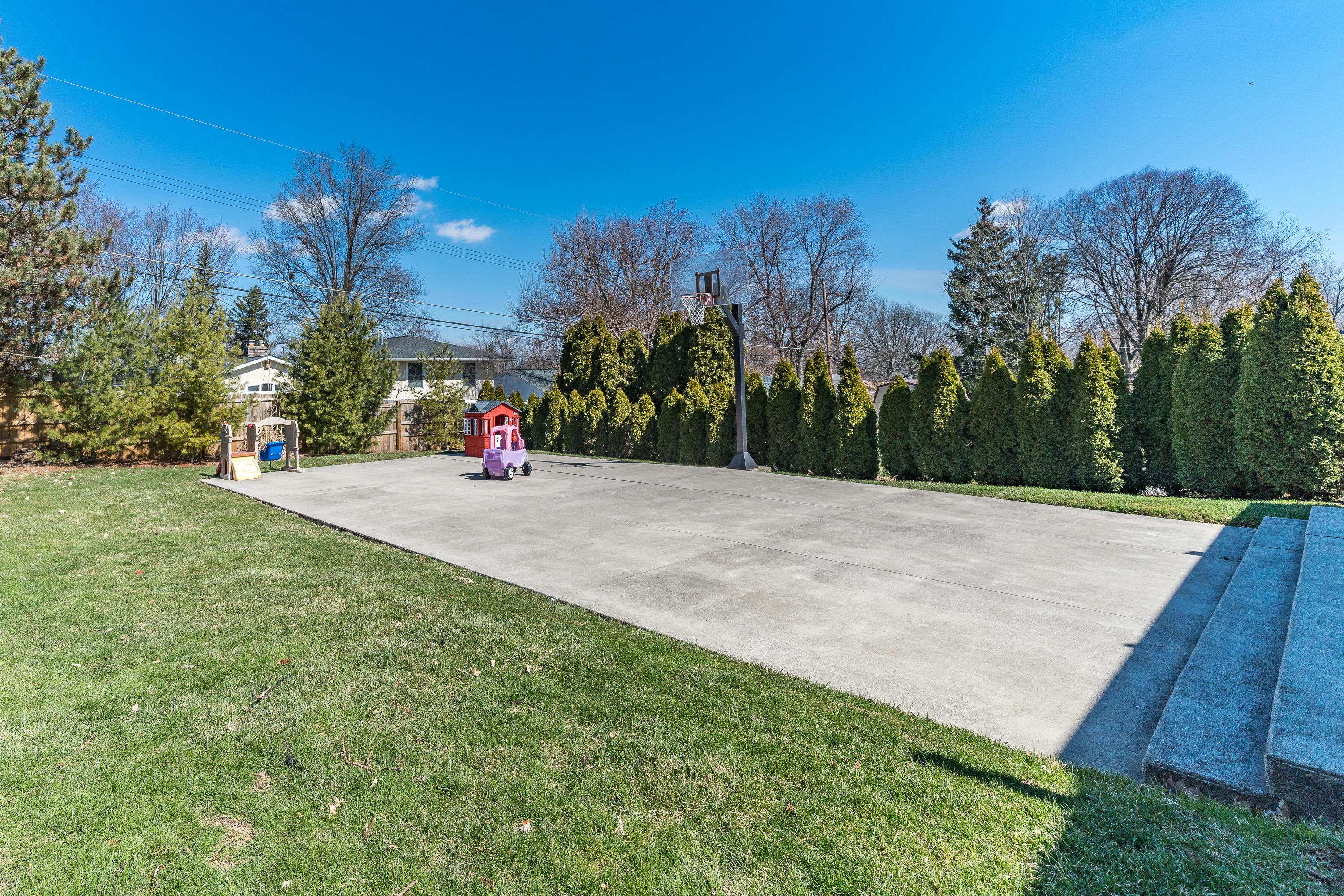 1468 Zollinger Road Columbus, OH 43221 - Photo 37 of 40