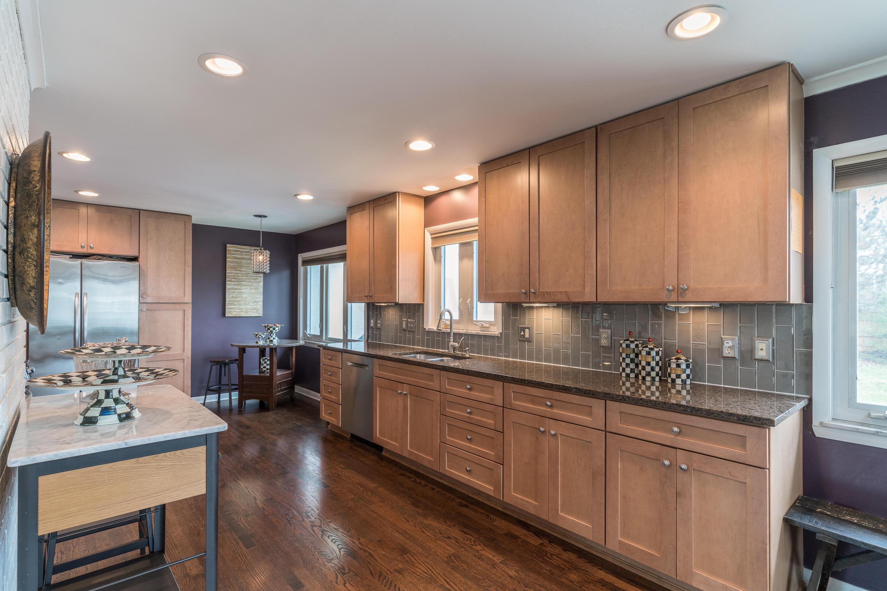 1468 Zollinger Road Columbus, OH 43221 - Photo 8 of 40