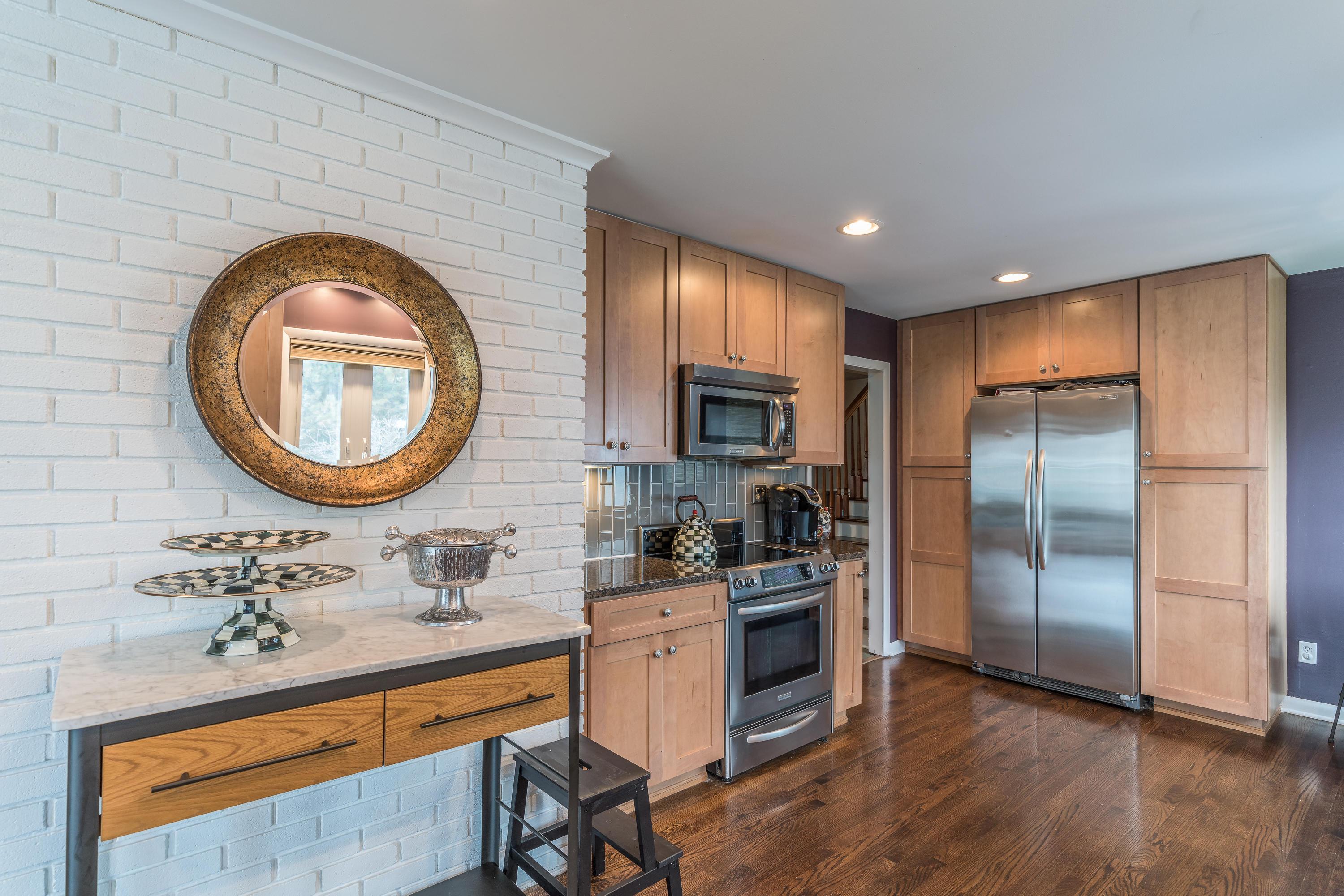 1468 Zollinger Road Columbus, OH 43221 - Photo 9 of 40