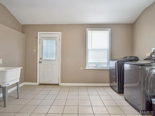 $169,900 | 1031 South Charles Street, Belleville, IL 62220