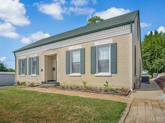 $175,000 | 1031 South Charles Street, Belleville, IL 62220