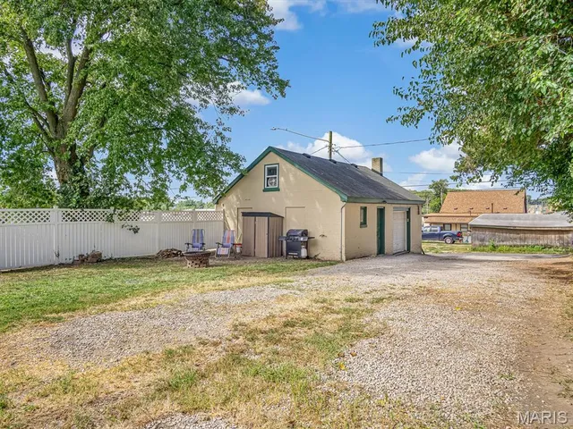 $169,900 | 1031 South Charles Street, Belleville, IL 62220