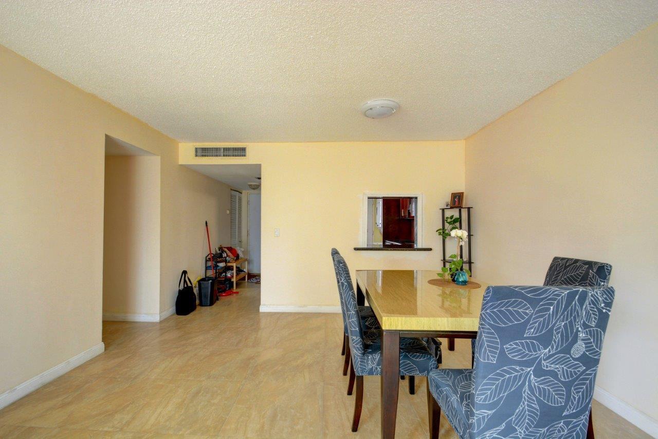 5500 Northwest 2nd Avenue, Unit 122 Boca Raton, FL 33487 - Photo 3 of 13 DINING ROOM