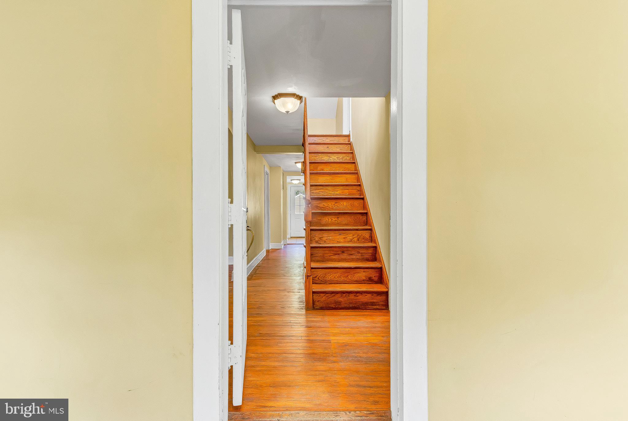 49264 Bennett Drive Ridge, MD 20680 - Photo 5 of 27 Main hallway