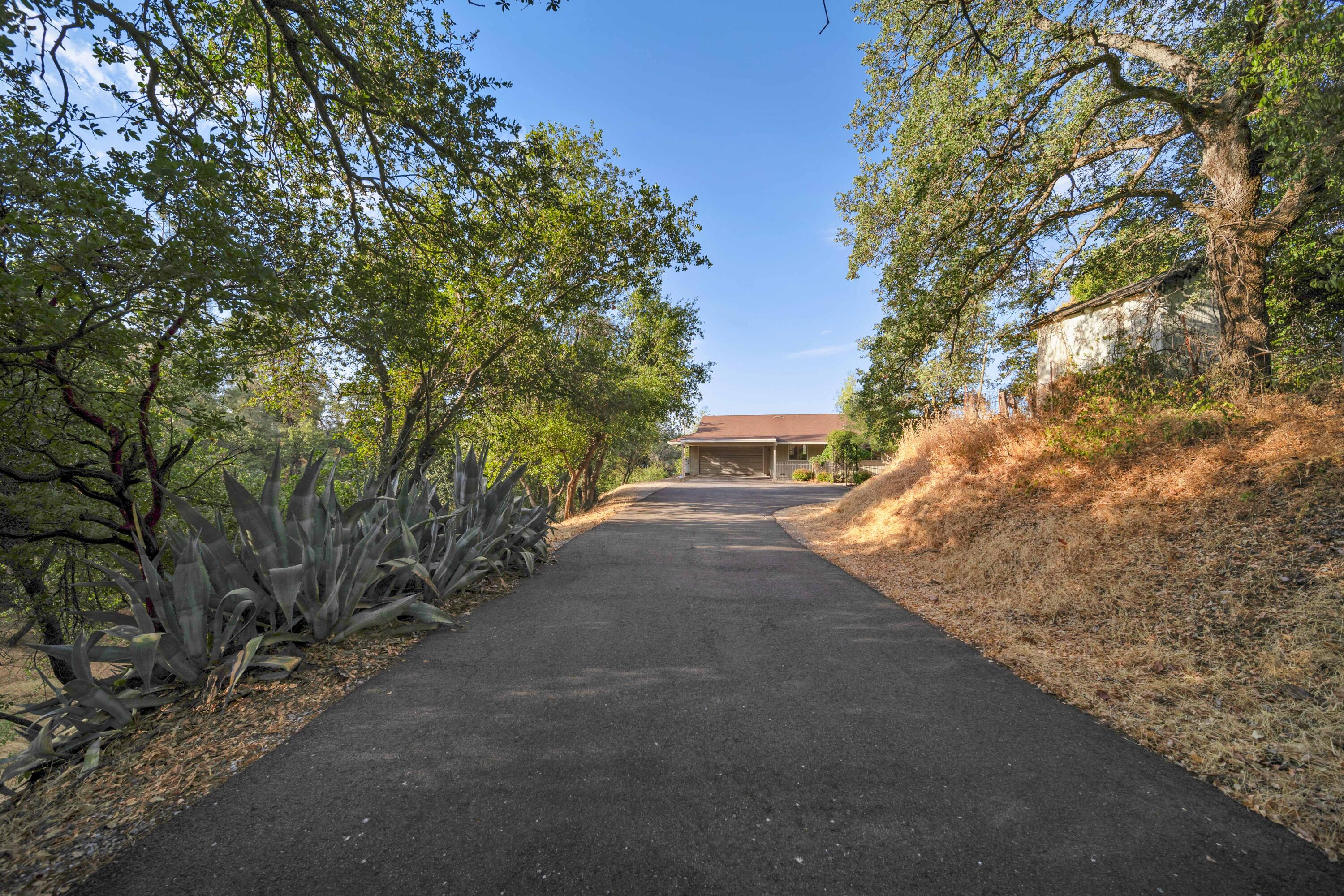 1705 Barbara Road Redding, CA 96003 - Photo 23 of 103 Redding Real Estate Photography-36