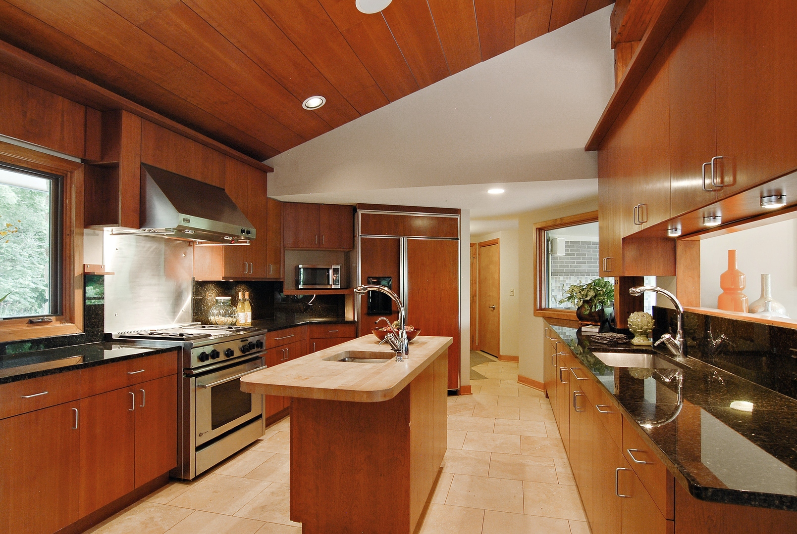 77 Bluff Road Cary, IL 60013 - Photo 13 of 40
