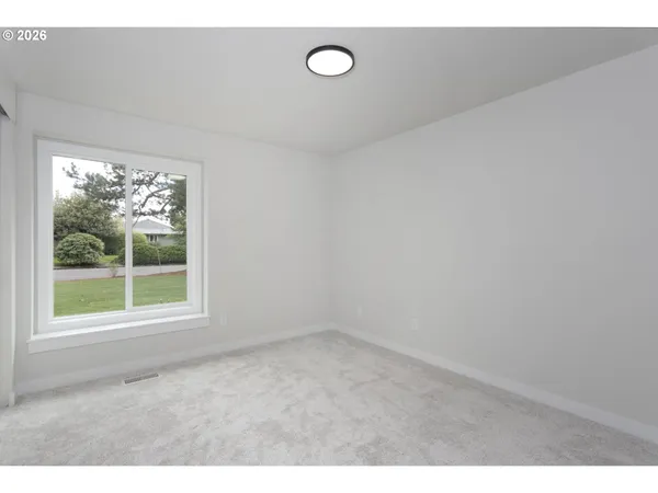 $545,000 | 174 Southwest 10th Avenue, Canby, OR 97013
