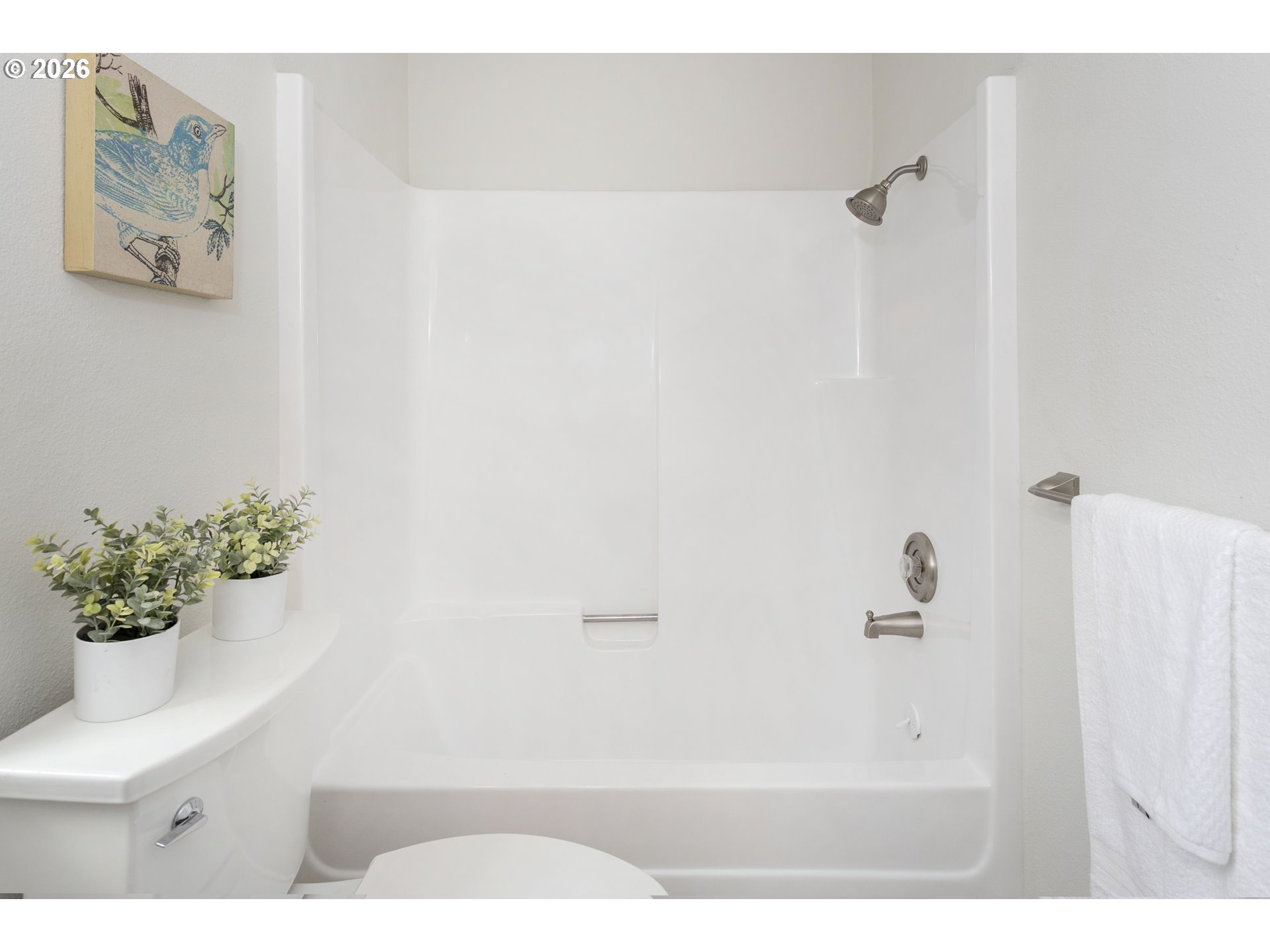 174 Southwest 10th Avenue Canby, OR 97013 - Photo 28 of 31 a bathroom with a shower