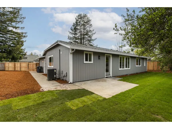 $545,000 | 174 Southwest 10th Avenue, Canby, OR 97013