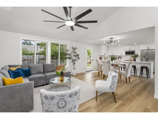 $545,000 | 174 Southwest 10th Avenue, Canby, OR 97013