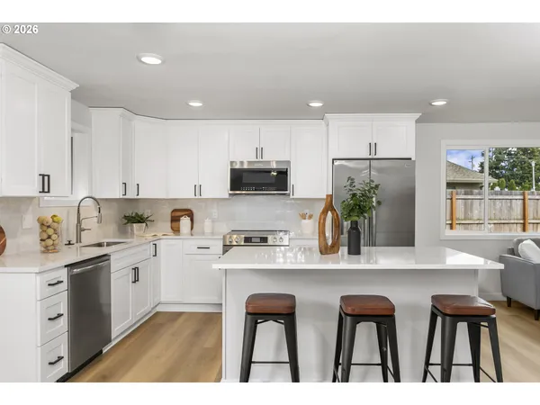 $545,000 | 174 Southwest 10th Avenue, Canby, OR 97013