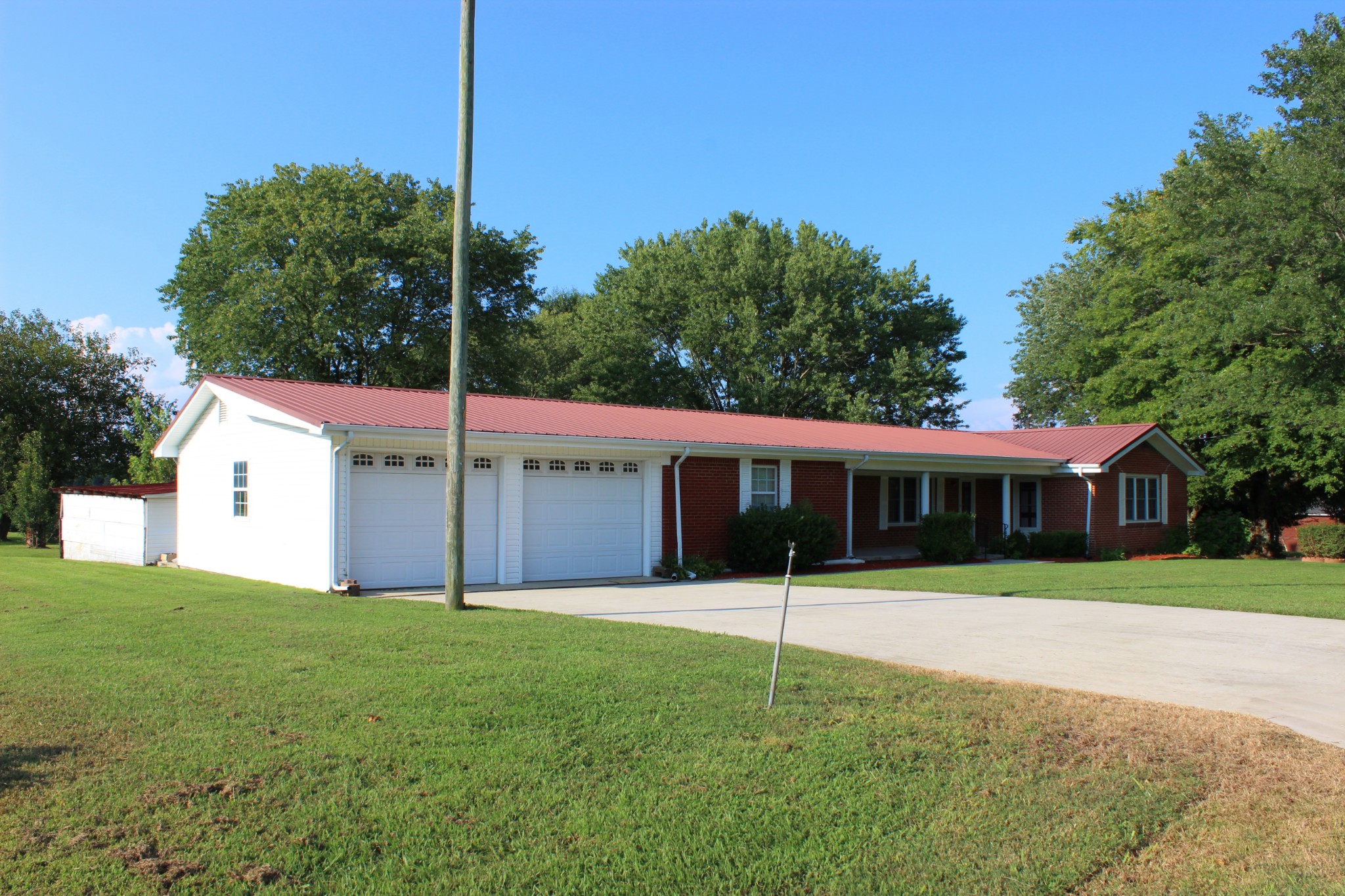 512 Limestone Road Elora, TN 37328 - Photo 3 of 44 a front view of house with yard and green space