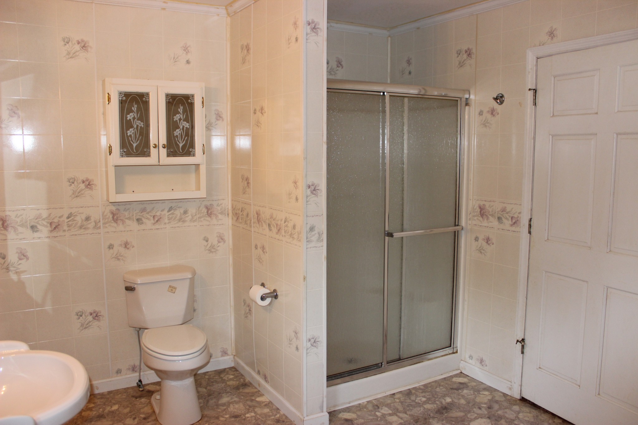 512 Limestone Road Elora, TN 37328 - Photo 23 of 44 a bathroom with a toilet and a shower
