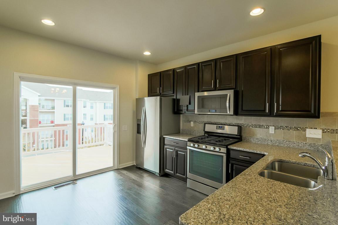 17150 Gibson Mill Road Dumfries, VA 22026 - Photo 2 of 18 Kitchen