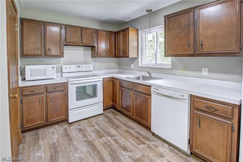 21002 Lunn Road Strongsville, OH 44149 - Photo 3 of 31