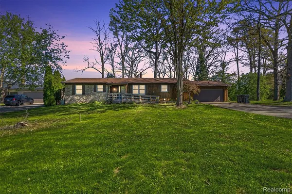 $329,900 | 4191 McCandlish Road, Grand Blanc, MI 48439